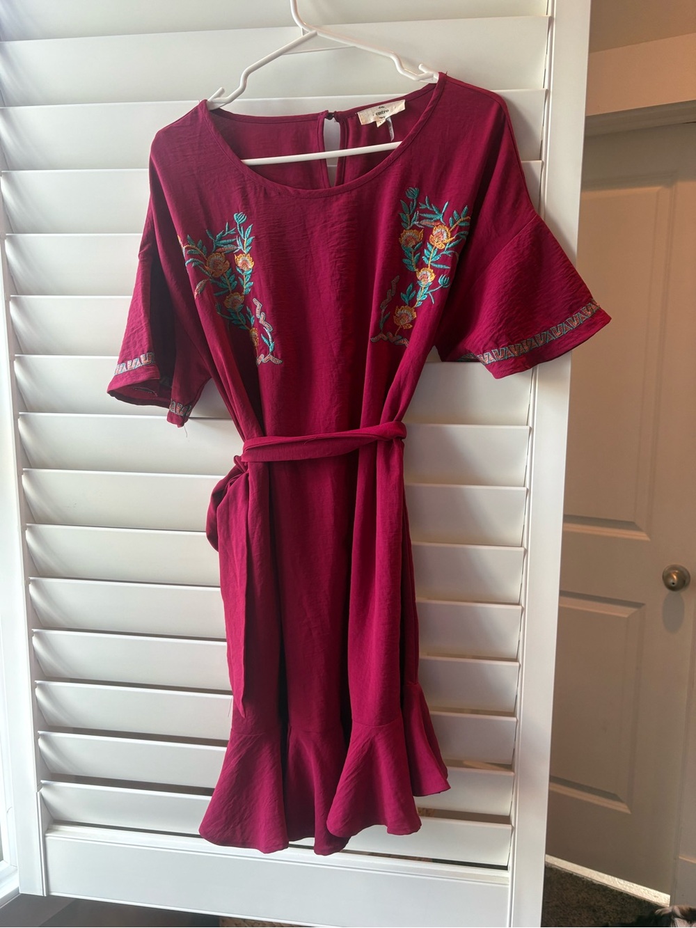 ENTRO - Embroidered Berry Short Sleeve Tie-Waist Dress
